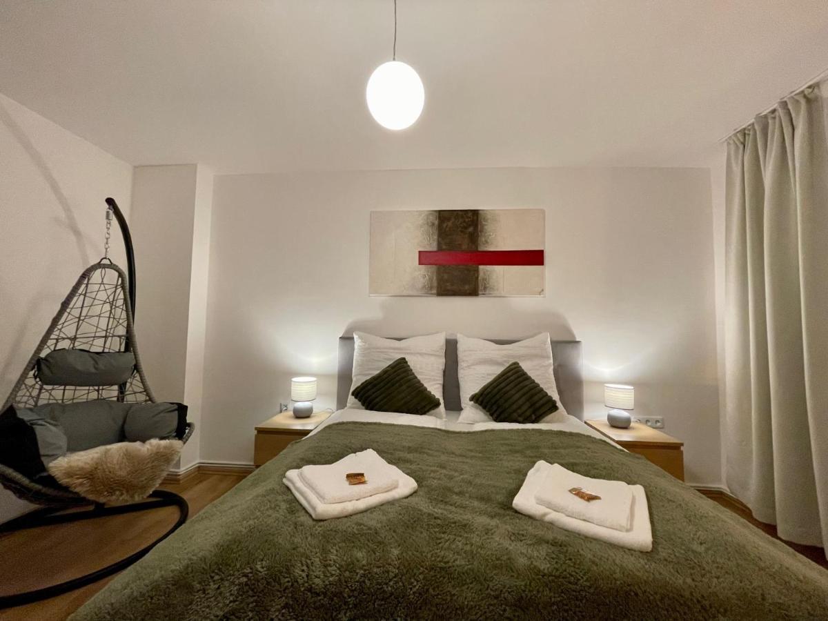 Downtown Apartment By Ninja Spaces - Kingsize-Bett, Kueche, Netflix, Terrasse Wuppertal Extérieur photo