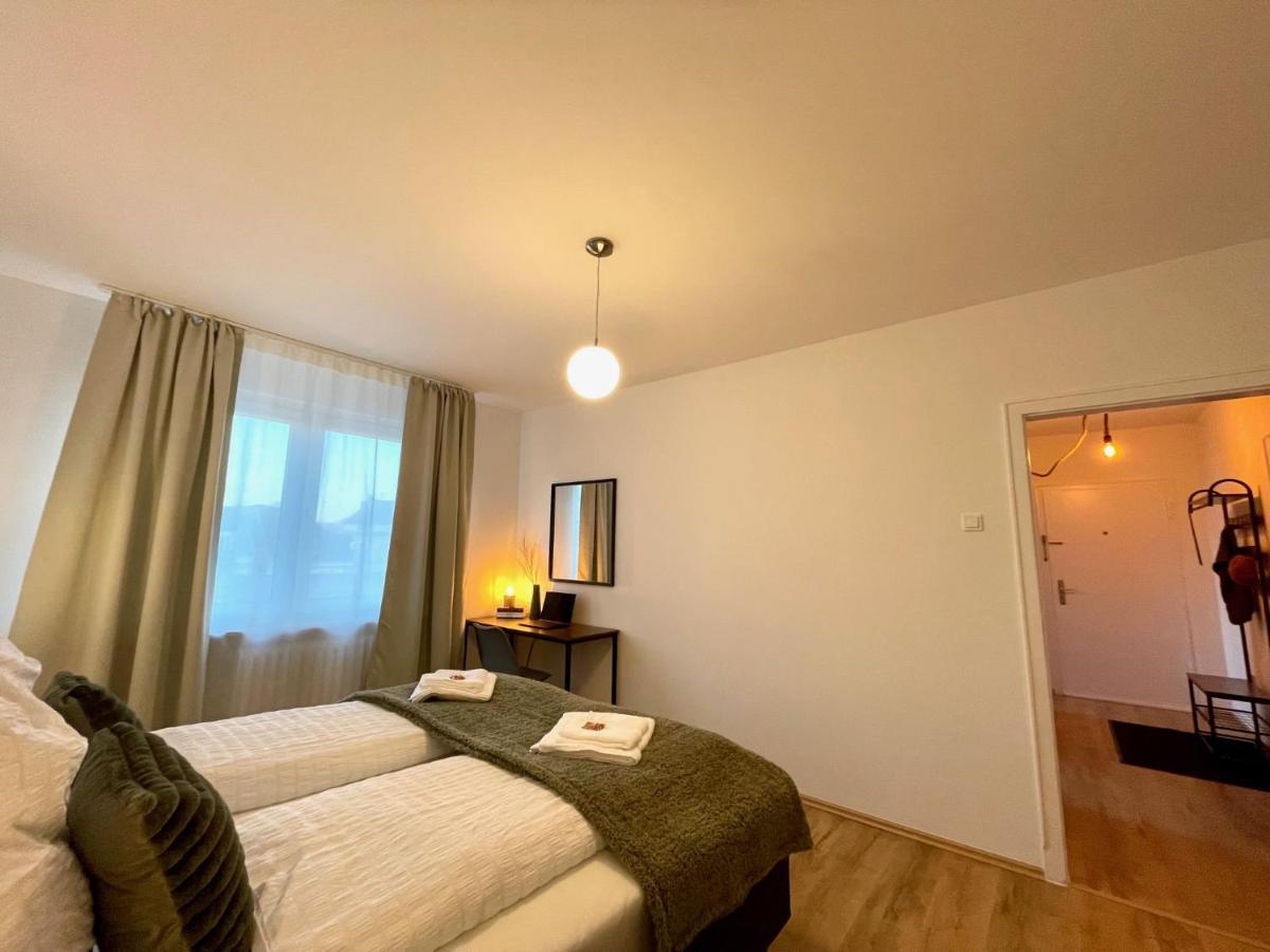 Downtown Apartment By Ninja Spaces - Kingsize-Bett, Kueche, Netflix, Terrasse Wuppertal Extérieur photo