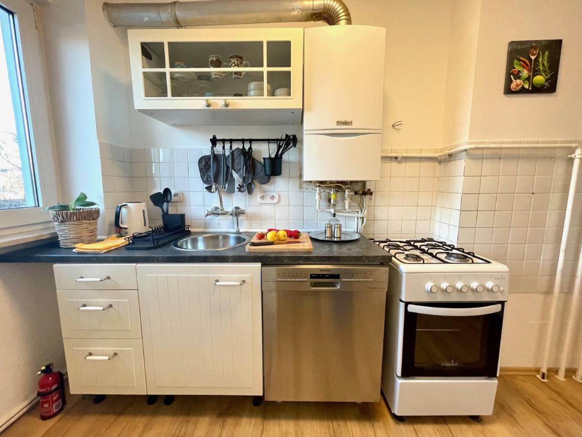 Downtown Apartment By Ninja Spaces - Kingsize-Bett, Kueche, Netflix, Terrasse Wuppertal Extérieur photo